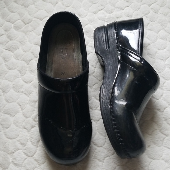 black shiny dansko clogs